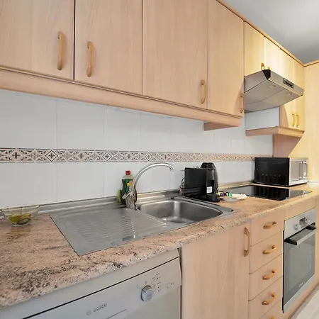 Apartamento Con Enorme Terraza En Complejo Con Piscina En Nueva Andalucia - Lorcrimar