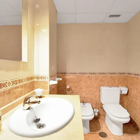 Apartamento Con Enorme Terraza En Complejo Con Piscina En Nueva Andalucia - Lorcrimar