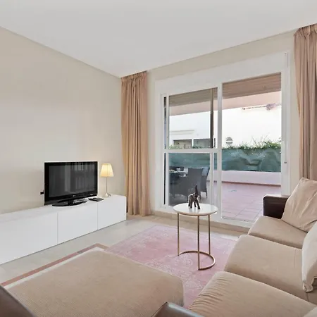 Con Enorme Terraza En Complejo Con Piscina En Nueva Andalucía - Lorcrimar Apartamento