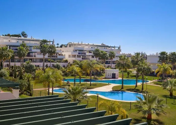 Apartment Con Enorme Terraza En Complejo Con Piscina En Nueva Andalucia - Lorcrimar Marbella
