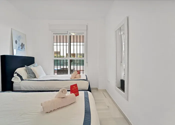 Con Enorme Terraza En Complejo Con Piscina En Nueva Andalucia - Lorcrimar Marbella
