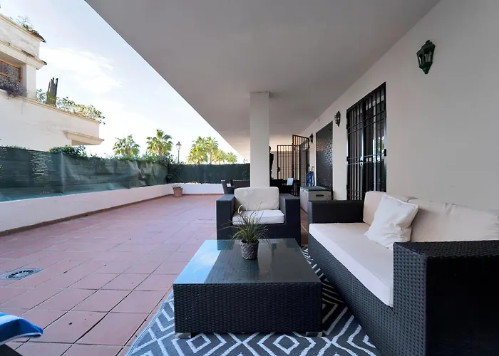 Con Enorme Terraza En Complejo Con Piscina En Nueva Andalucia - Lorcrimar Apartment