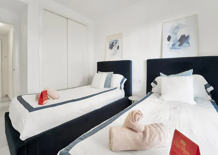 Apartment Con Enorme Terraza En Complejo Con Piscina En Nueva Andalucia - Lorcrimar Marbella