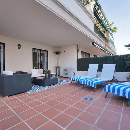 아파트 Con Enorme Terraza En Complejo Con Piscina En Nueva Andalucia - Lorcrimar *