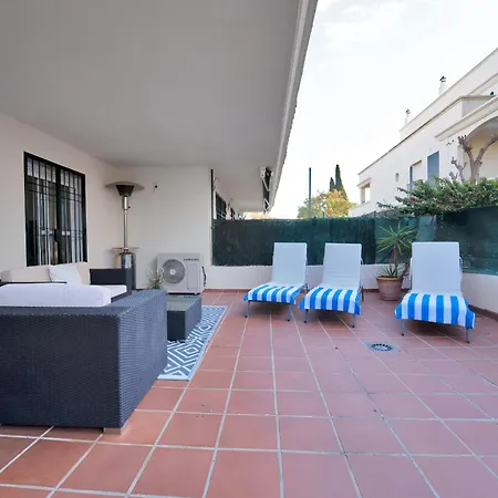 Con Enorme Terraza En Complejo Con Piscina En Nueva Andalucia - Lorcrimar アパート *