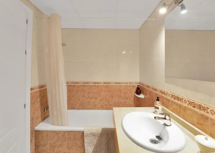 Con Enorme Terraza En Complejo Con Piscina En Nueva Andalucia - Lorcrimar מארבלה
