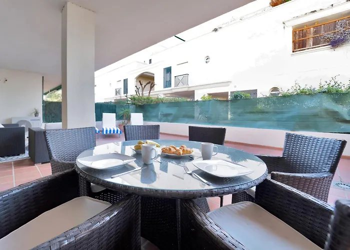 Con Enorme Terraza En Complejo Con Piscina En Nueva Andalucia - Lorcrimar דירה *