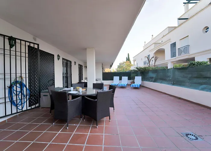 דירה Con Enorme Terraza En Complejo Con Piscina En Nueva Andalucia - Lorcrimar